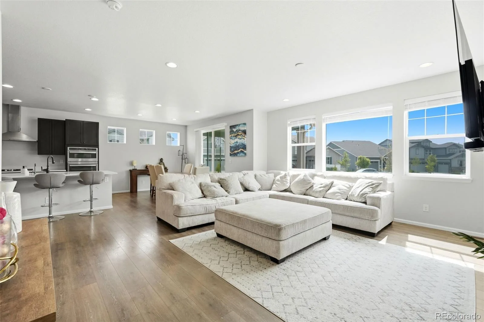 6802 S Uriah Street Aurora CO 80016 MLS #REC2882788 06092026194040 1600 4