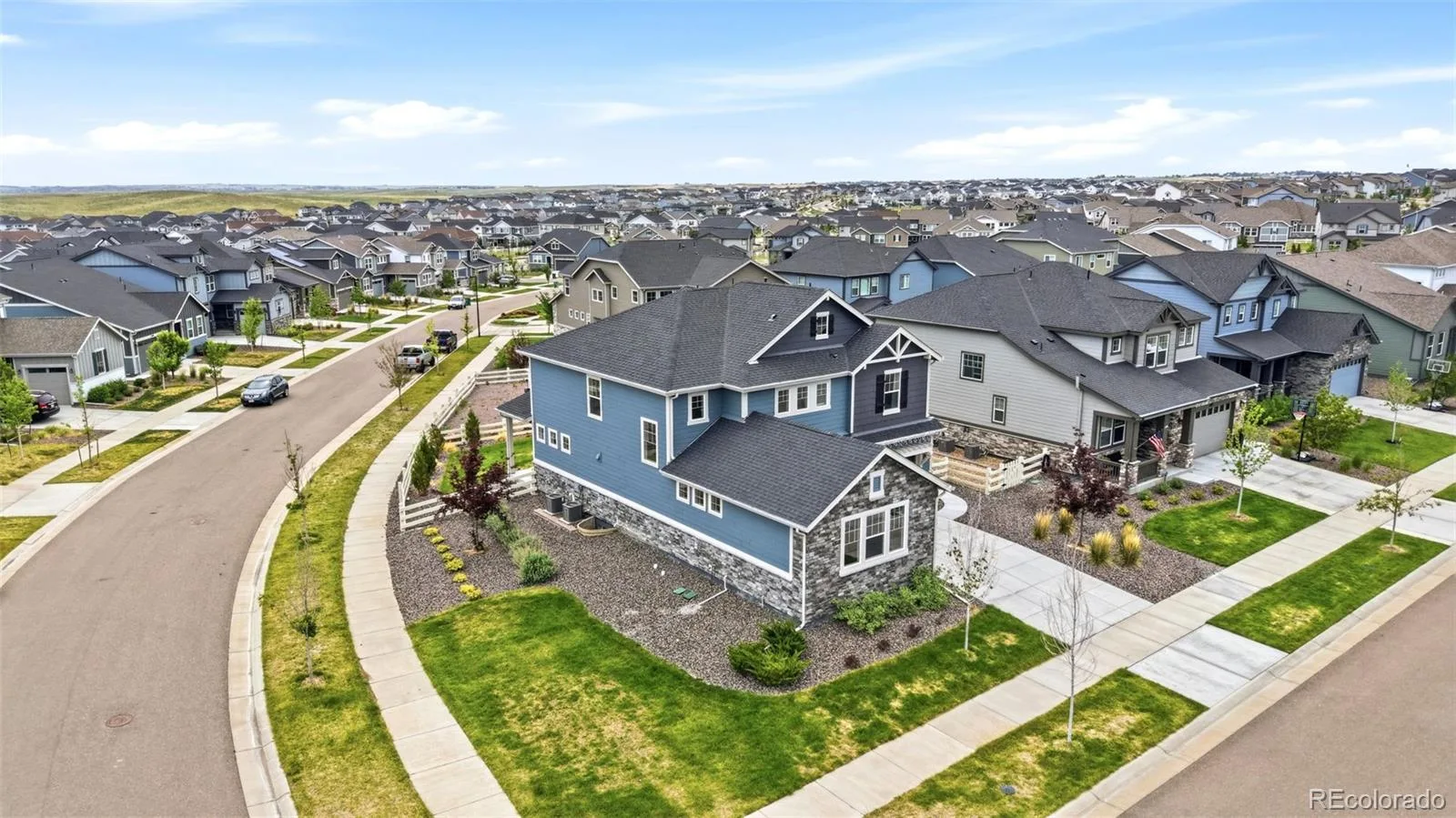 6802 S Uriah Street Aurora CO 80016 MLS #REC2882788 06092026194040 1600 41