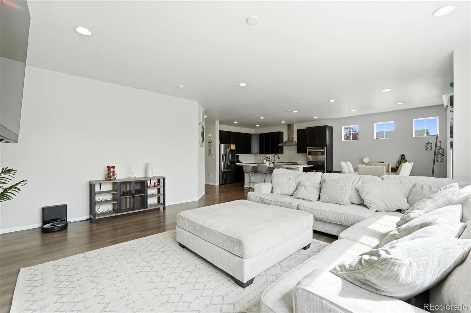 6802 S Uriah Street Aurora CO 80016 MLS #REC2882788 06092026194040 1600 5