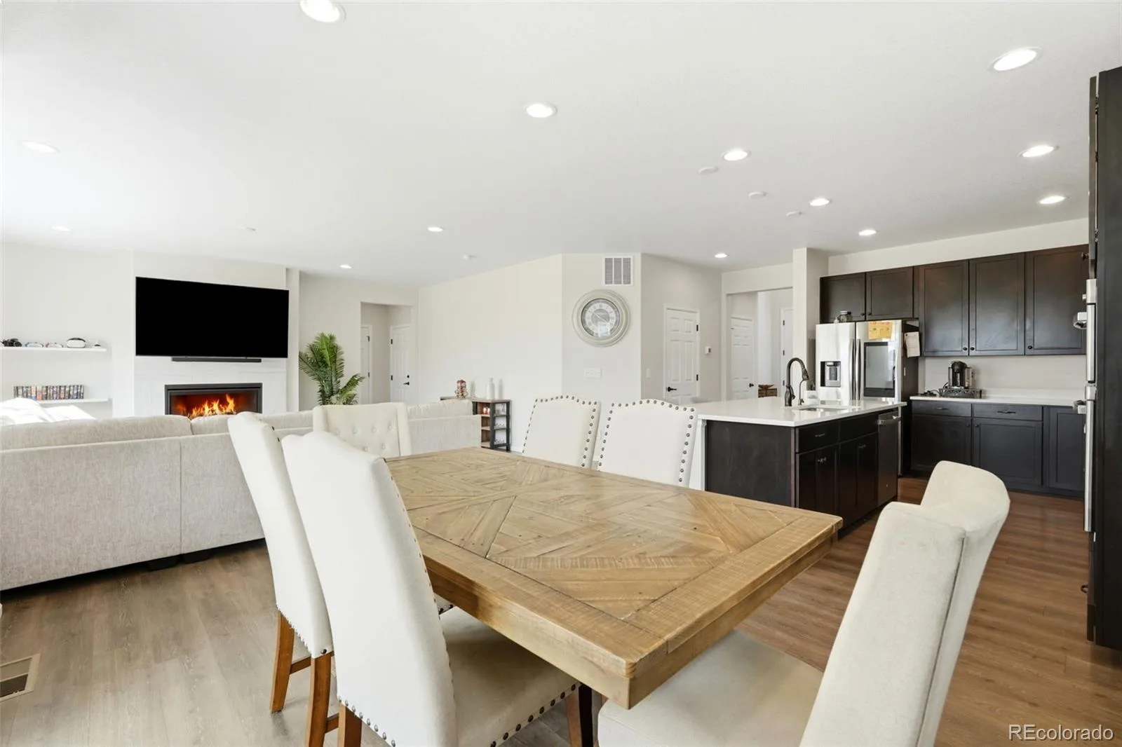 6802 S Uriah Street Aurora CO 80016 MLS #REC2882788 06092026194040 1600 7