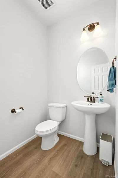 6802 S Uriah Street Aurora CO 80016 MLS #REC2882788 06092026194040 800 16