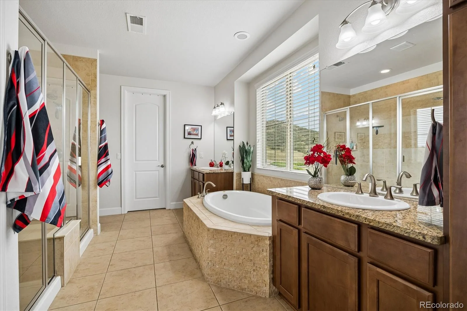 10629 Ladera Point Lone Tree CO 80124 MLS #REC2885341 06252026215513 1600 31