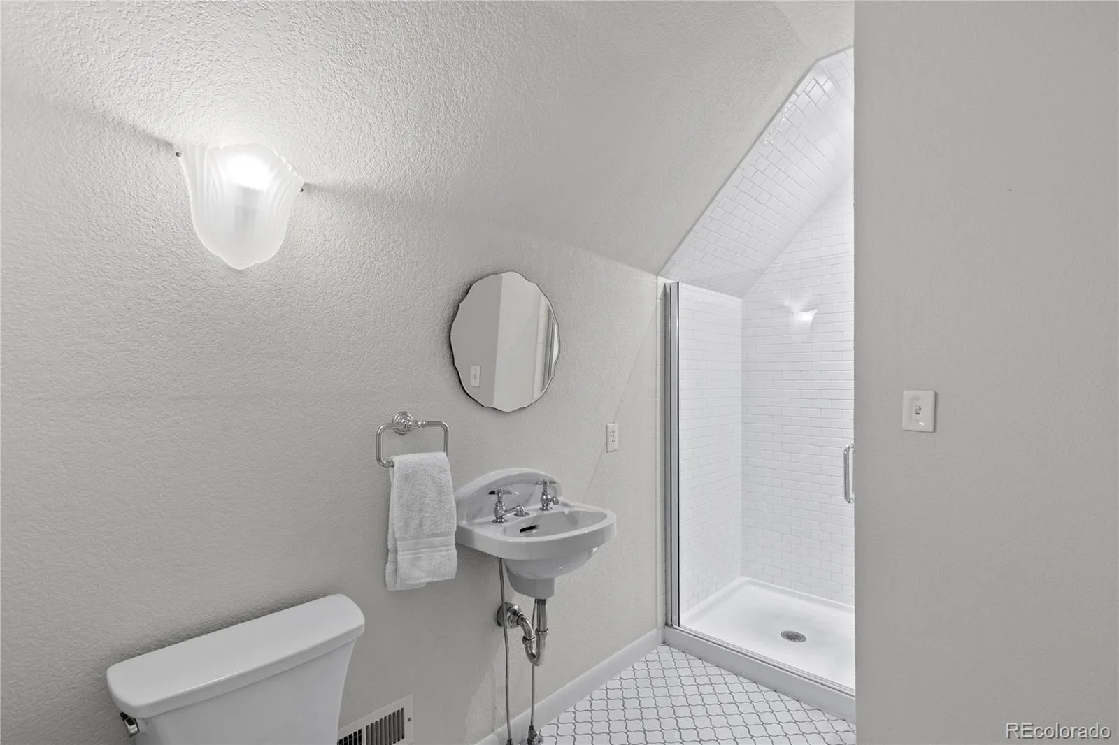 1032 S York Street Denver CO 80209 | MLS #REC2885760 09262026162142 1600 36