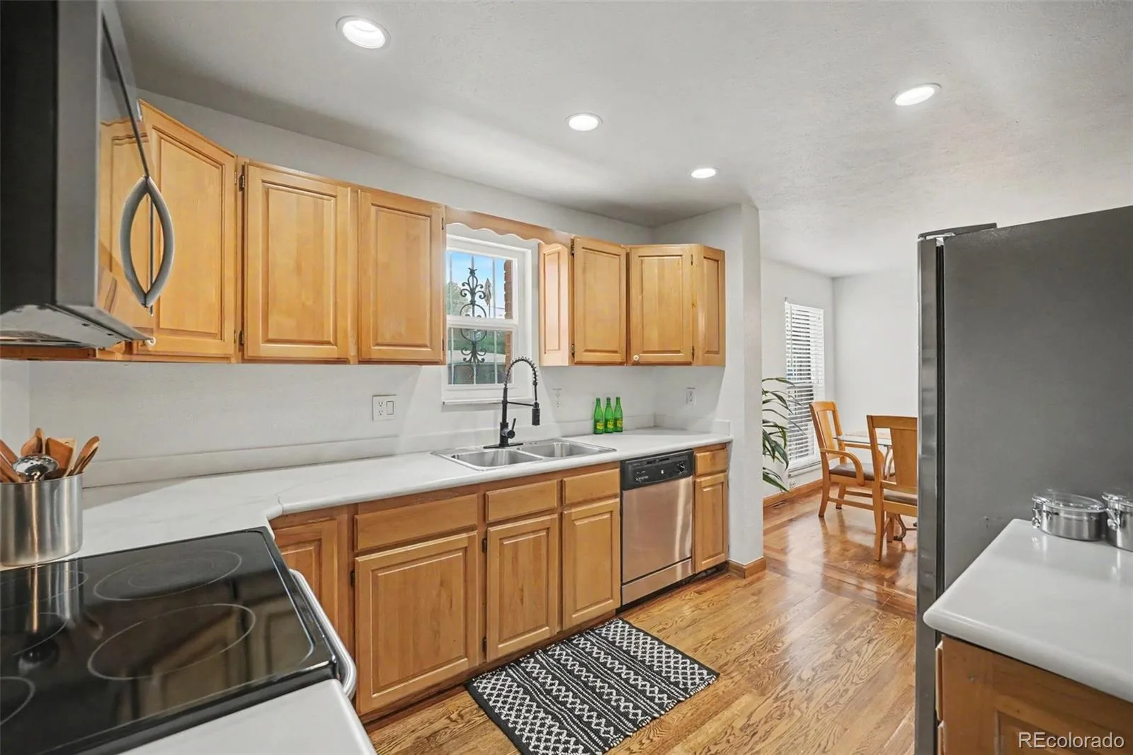 6401 Welch Court Arvada CO 80004 | MLS #REC2886459 08312026234410 1600 10