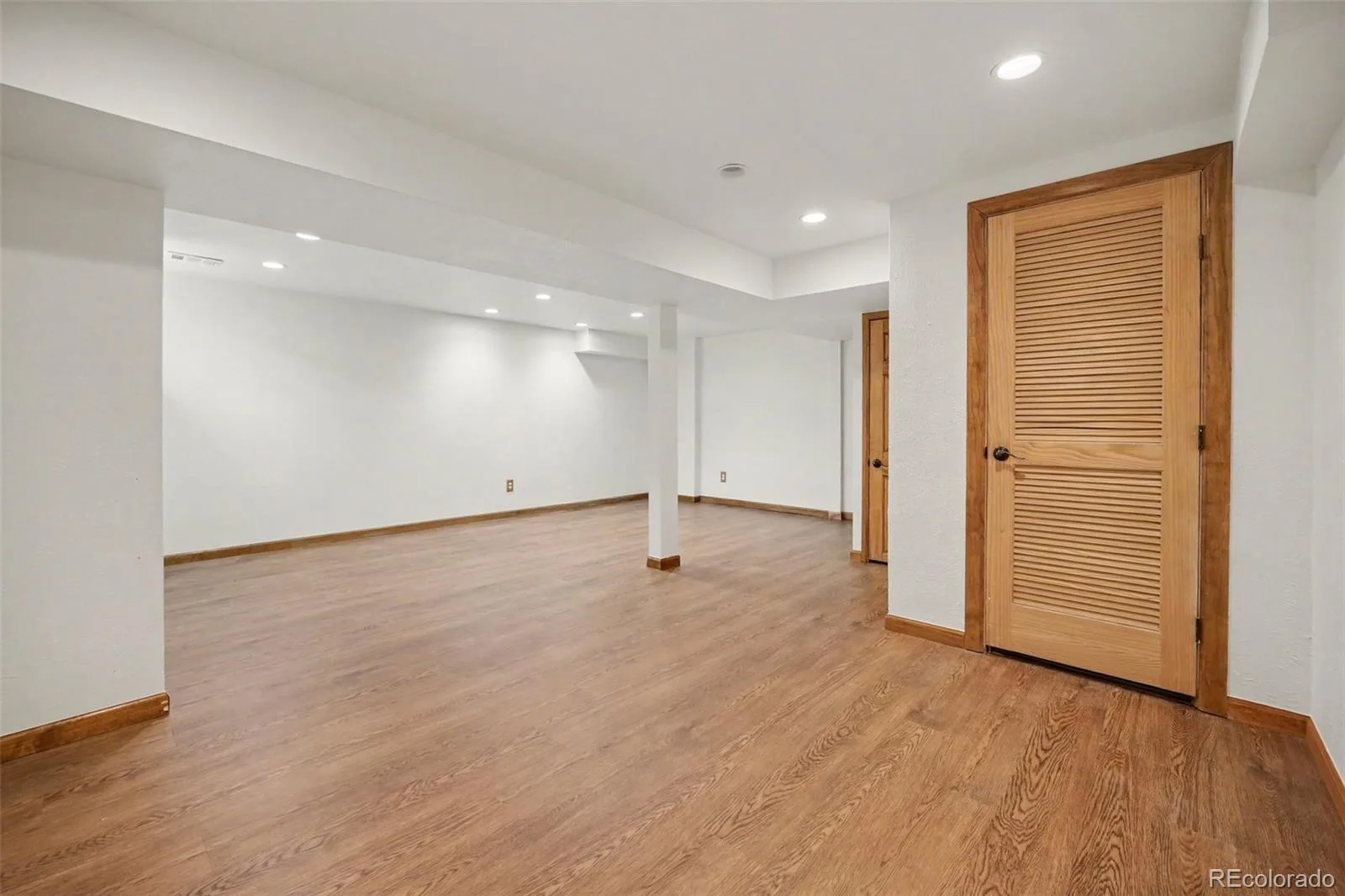 6401 Welch Court Arvada CO 80004 | MLS #REC2886459 08312026234410 1600 22