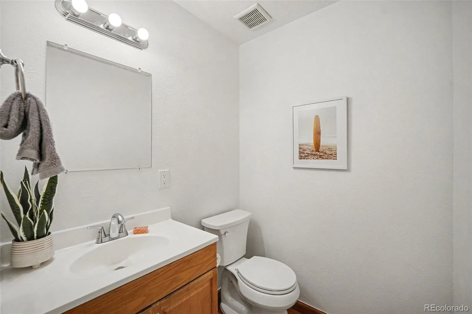 6401 Welch Court Arvada CO 80004 | MLS #REC2886459 08312026234410 1600 23