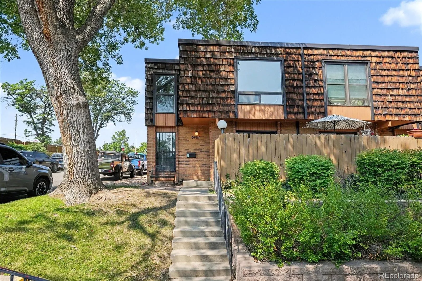 6401 Welch Court Arvada CO 80004 | MLS #REC2886459 08312026234410 1600 29