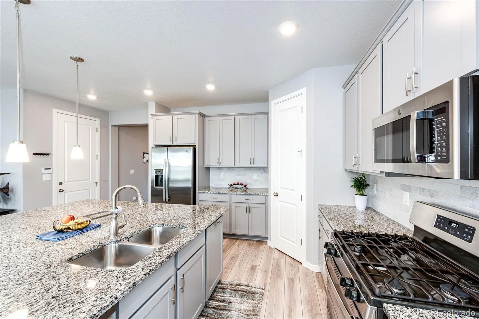 8424 Bijou Creek Avenue Littleton CO 80125 | MLS #REC2887046 08112026124453 1600 3