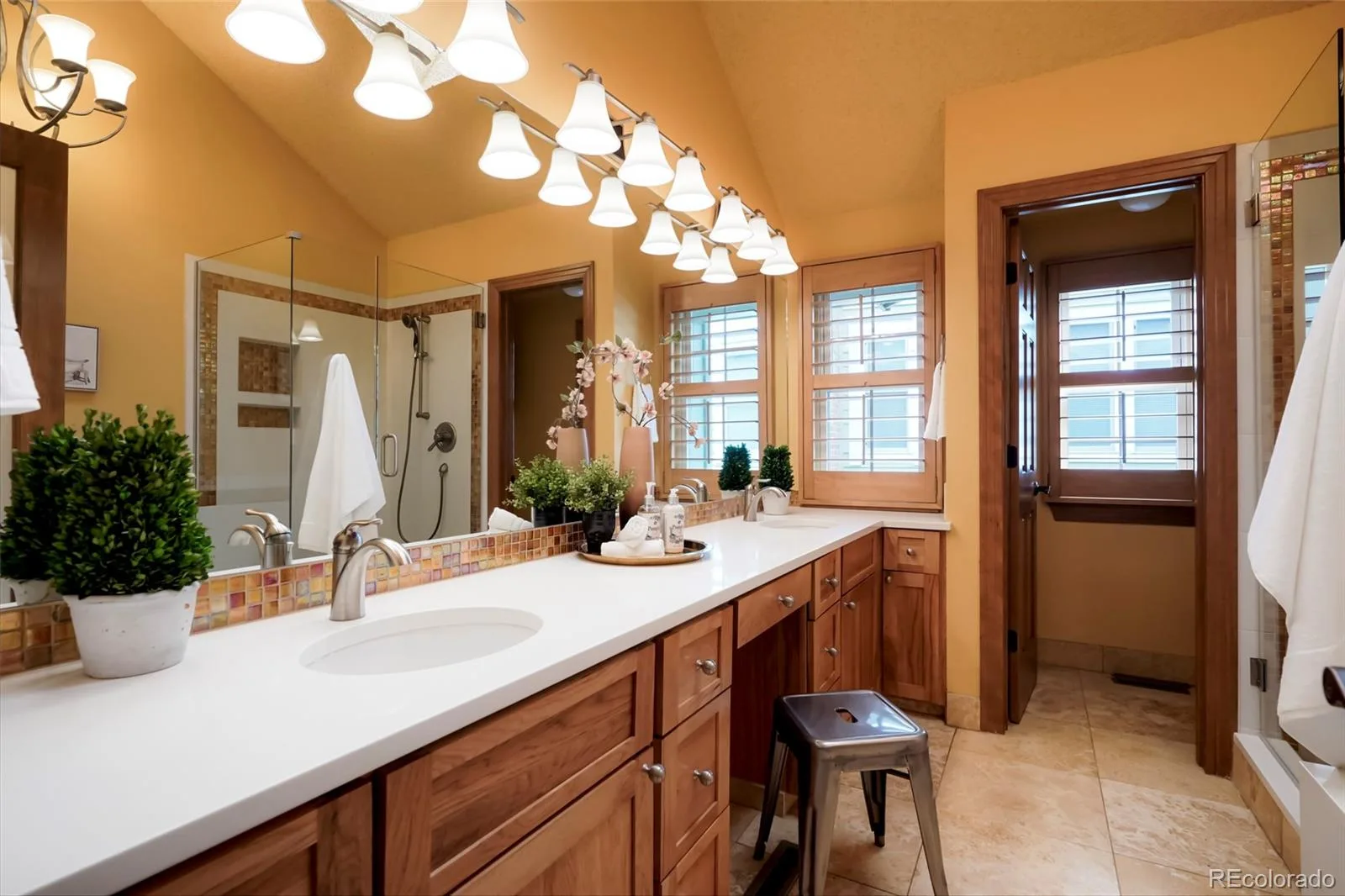 2550 W Long Circle Littleton CO 80120 MLS #REC2888732 07112026161234 1600 19