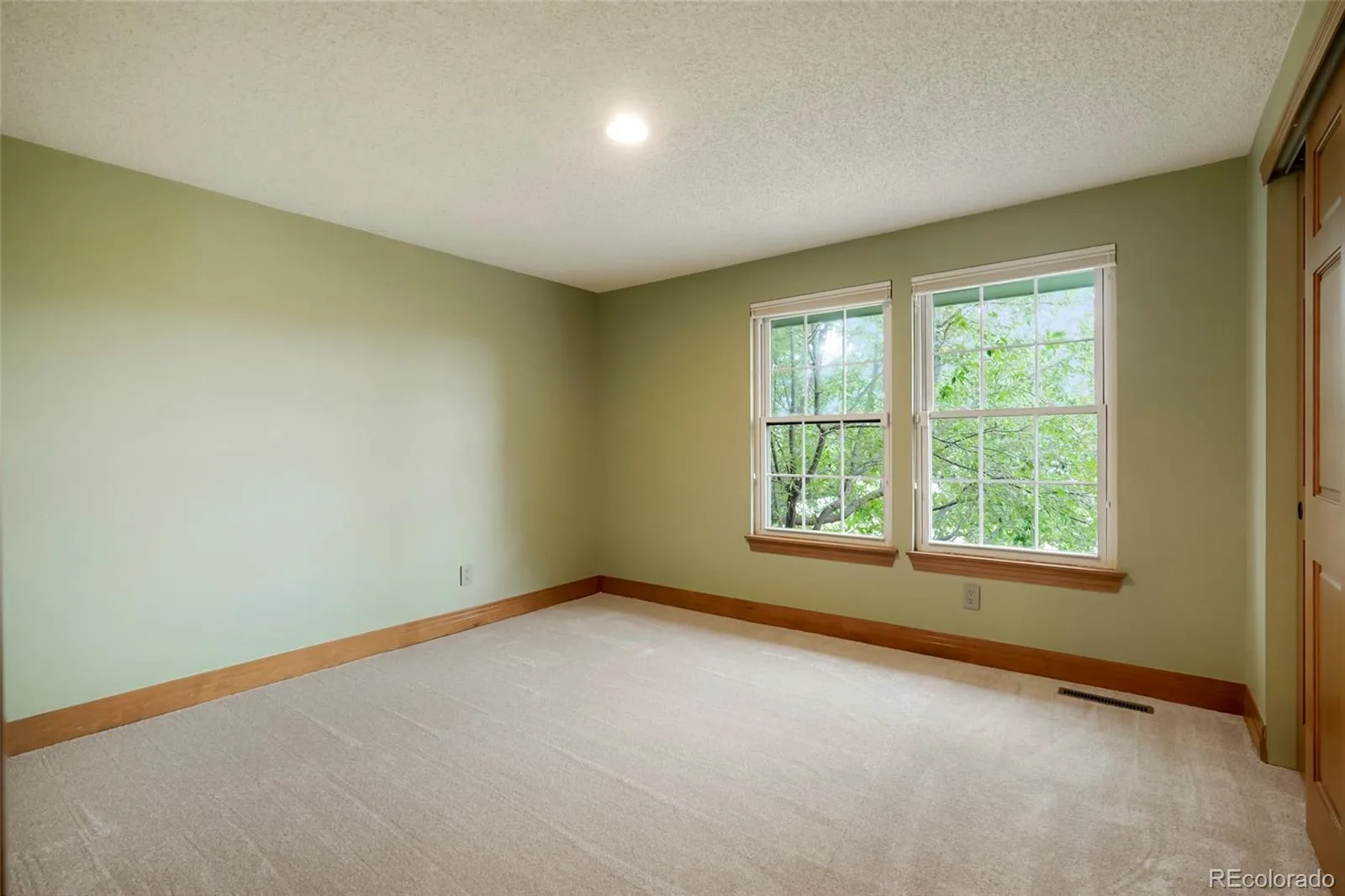 2550 W Long Circle Littleton CO 80120 MLS #REC2888732 07112026161234 1600 24