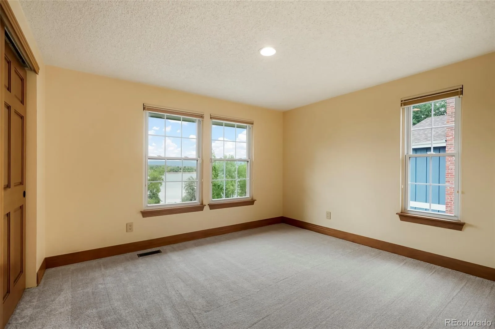 2550 W Long Circle Littleton CO 80120 MLS #REC2888732 07112026161234 1600 25