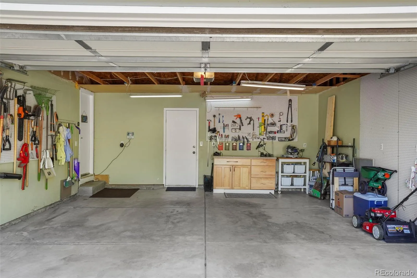 10916 W 103rd Circle Westminster CO 80021 | MLS #REC2892023 07292026212500 1600 29