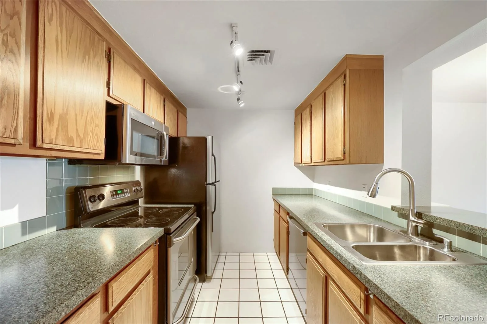 800 N Pearl Street #407 Denver CO 80203 MLS #REC2892072 06192026035306 1600 10