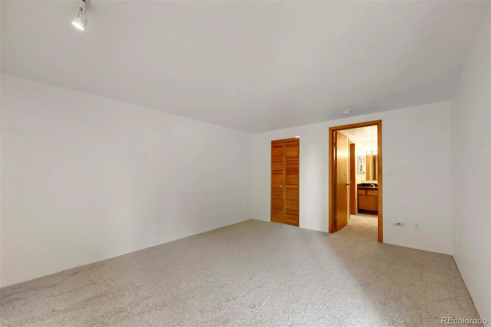 800 N Pearl Street #407 Denver CO 80203 MLS #REC2892072 06192026035306 1600 15