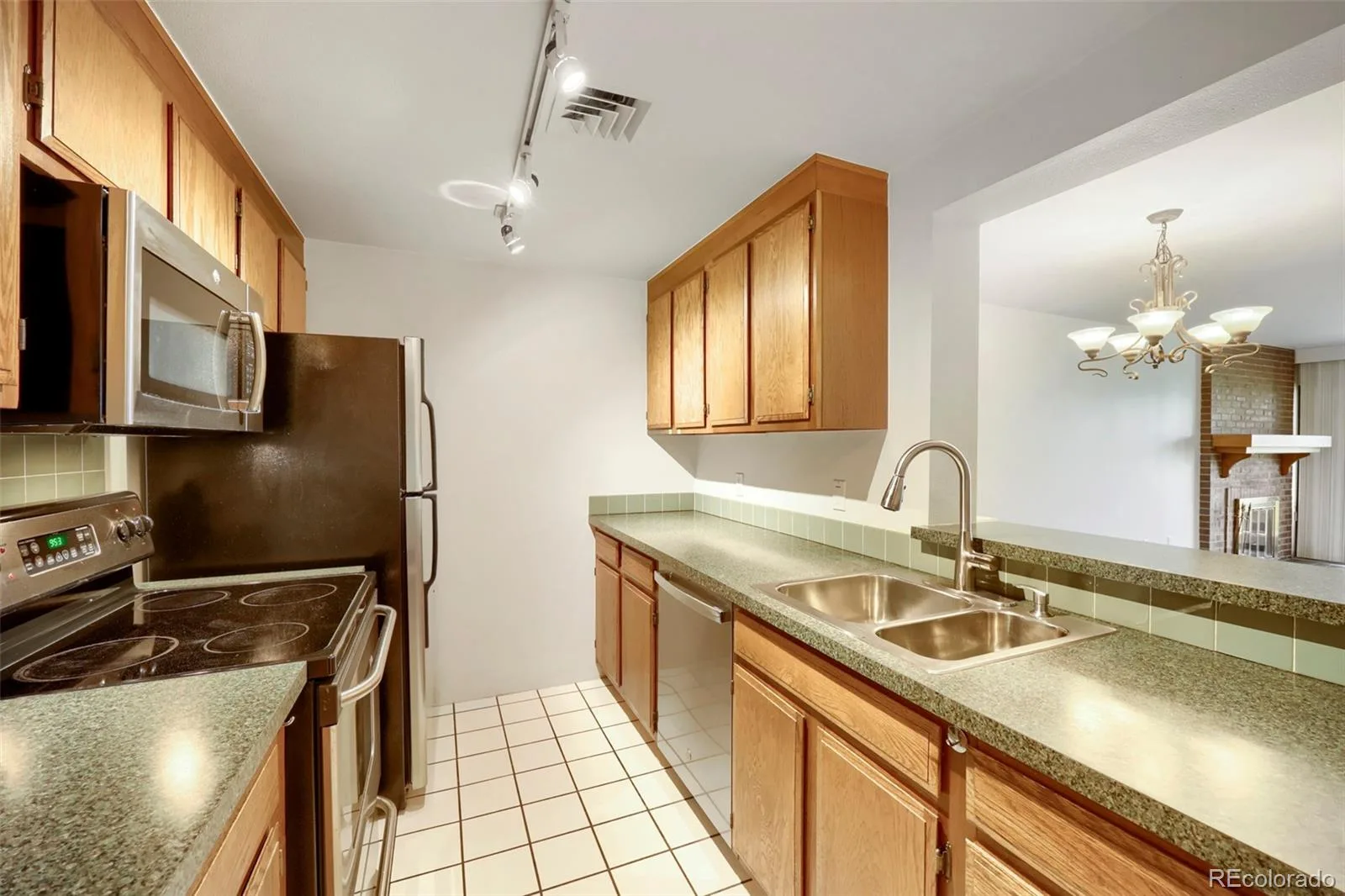 800 N Pearl Street #407 Denver CO 80203 MLS #REC2892072 06192026035306 1600 9