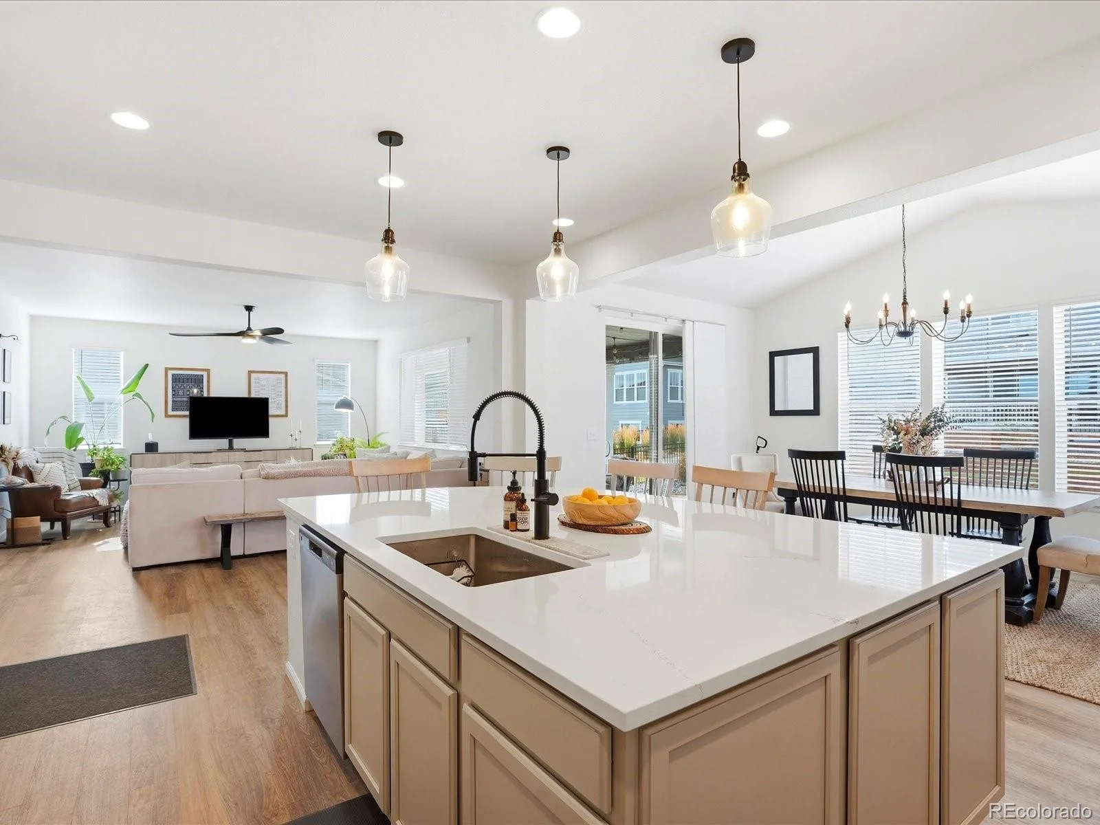 24601 E 37th Avenue Aurora CO 80019 | MLS #REC2893390 07212026080447 1600 13