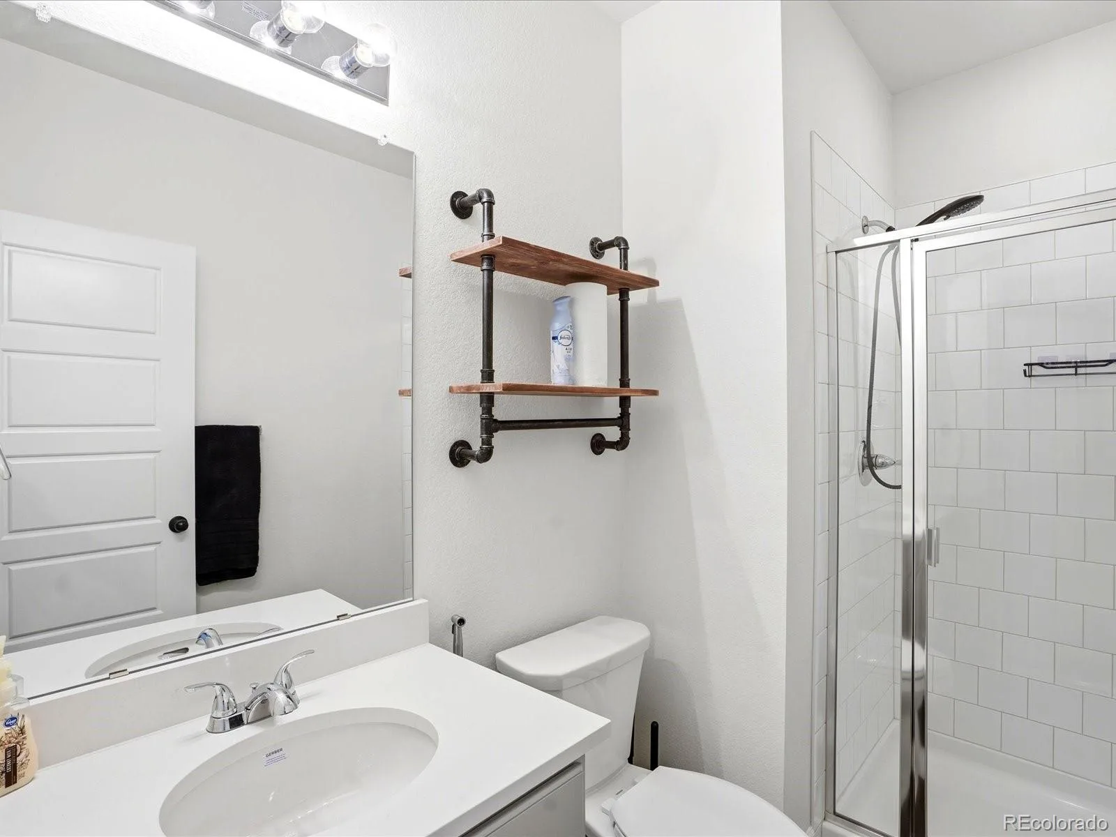 24601 E 37th Avenue Aurora CO 80019 | MLS #REC2893390 07212026080447 1600 36