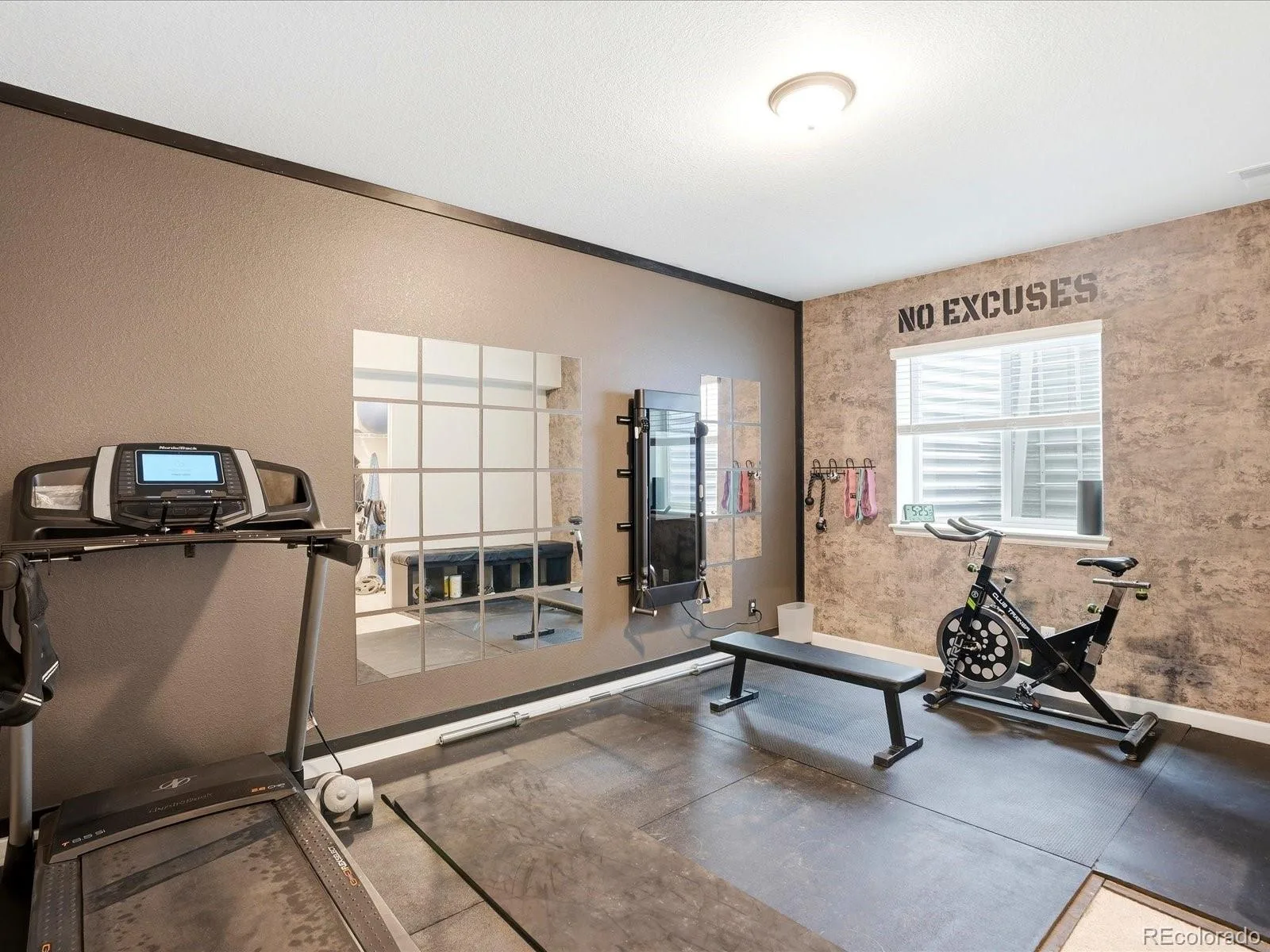 24601 E 37th Avenue Aurora CO 80019 | MLS #REC2893390 07212026080447 1600 38