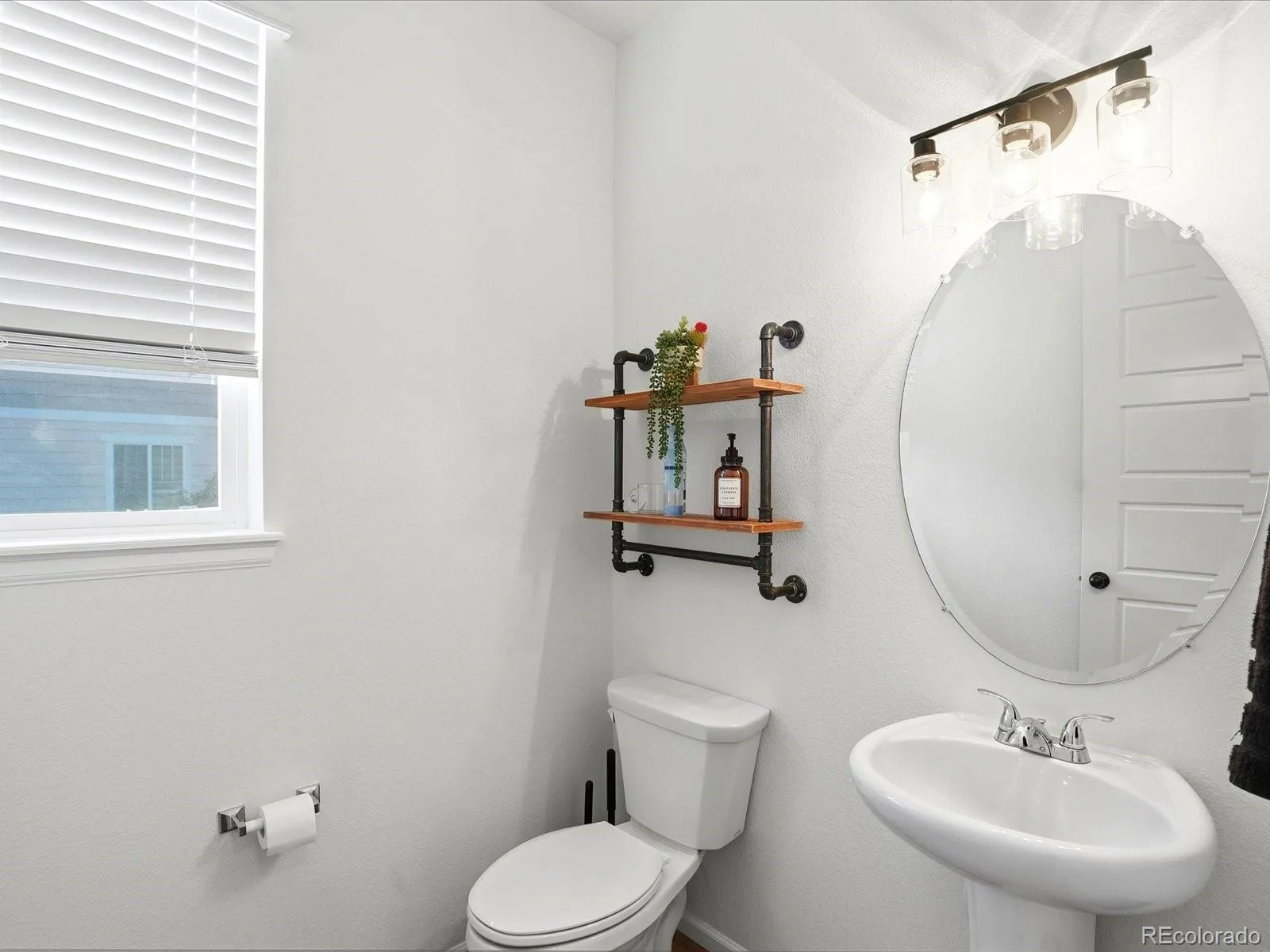 24601 E 37th Avenue Aurora CO 80019 | MLS #REC2893390 07212026080447 1600 6