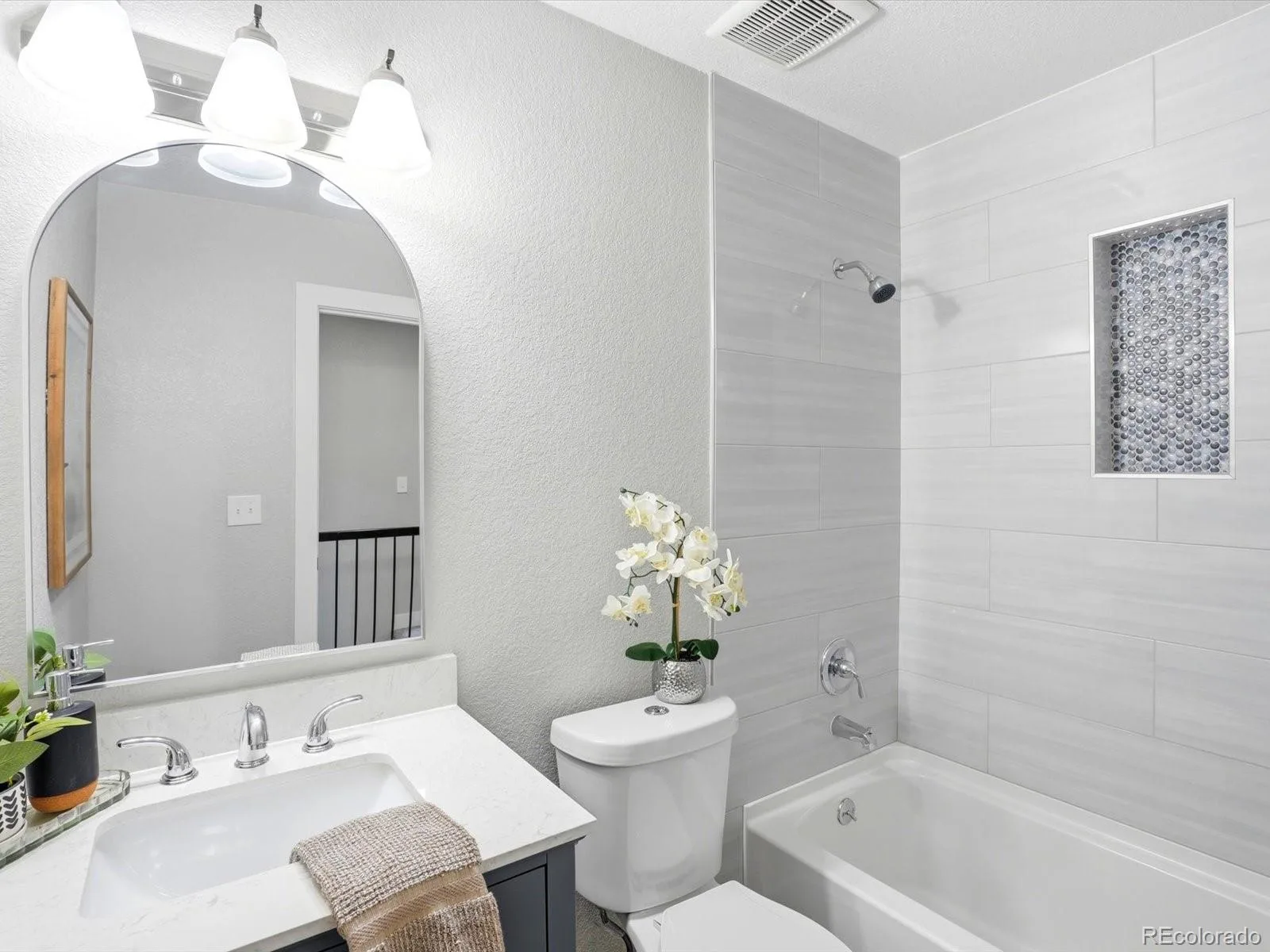 1069 S Lewiston Way Aurora CO 80017 MLS #REC2894820 06182026185735 1600 32