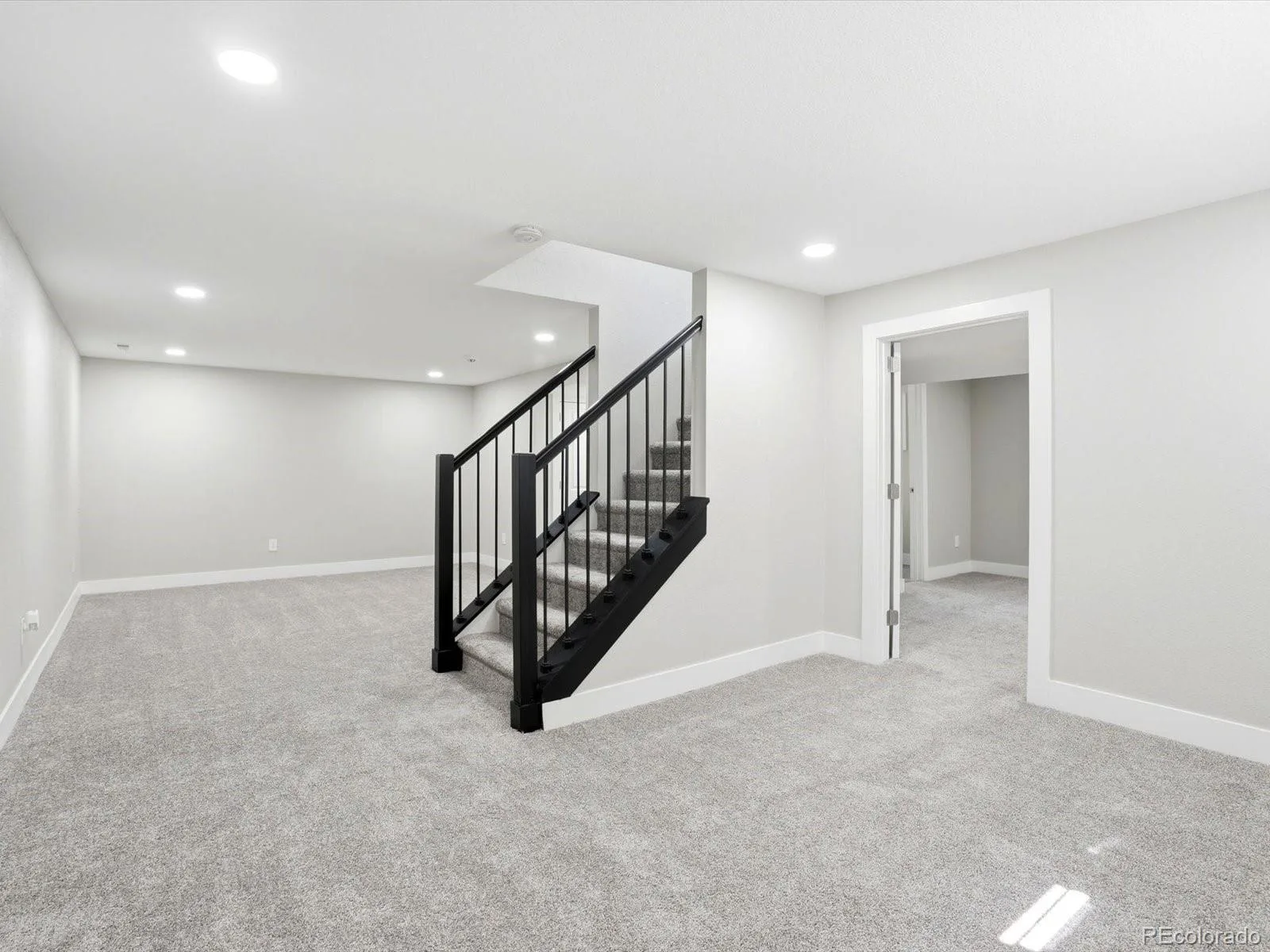 1069 S Lewiston Way Aurora CO 80017 MLS #REC2894820 06182026185735 1600 35