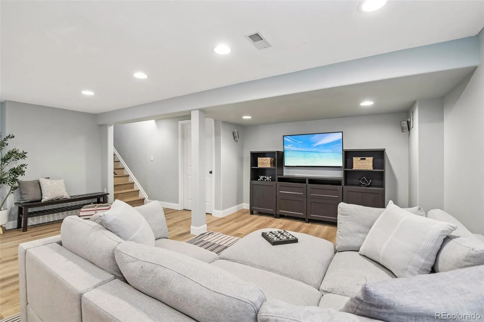 7230 S Hudson Way Centennial CO 80122 MLS #REC2895434 07072026214331 1600 32
