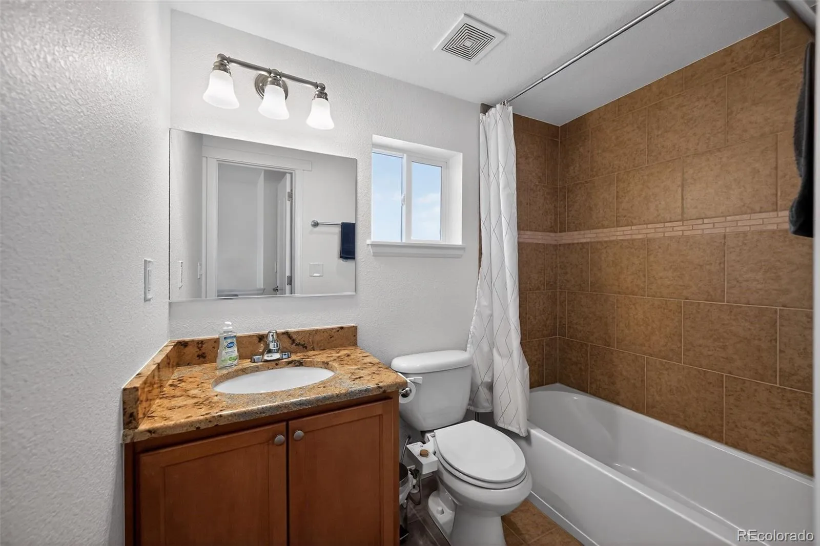 2401 S Lafayette Street Denver CO 80210 MLS #REC2896564 05152026145319 1600 22