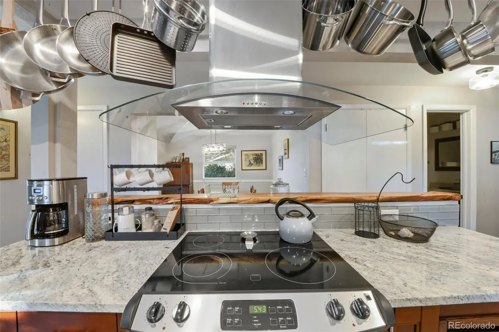 10012025020338 1600 12