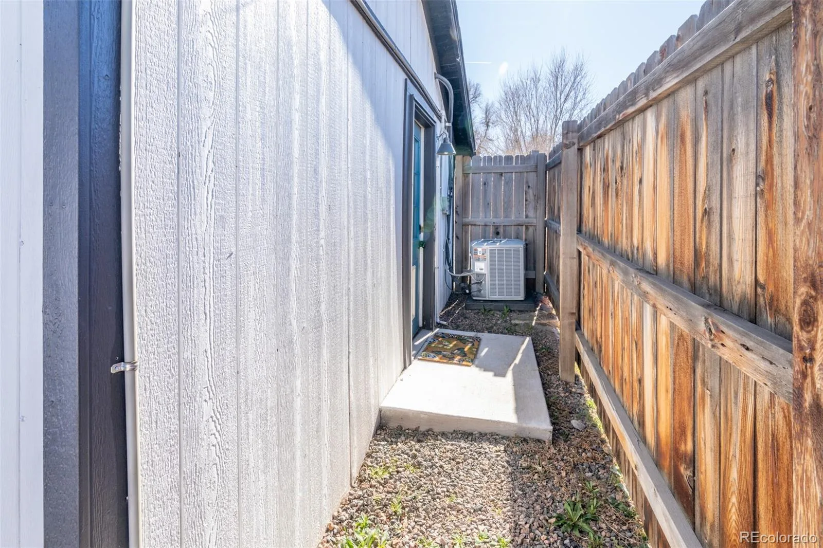 2201 W Warren Avenue Englewood CO 80110 MLS #REC2899130 06092026004122 1600 16