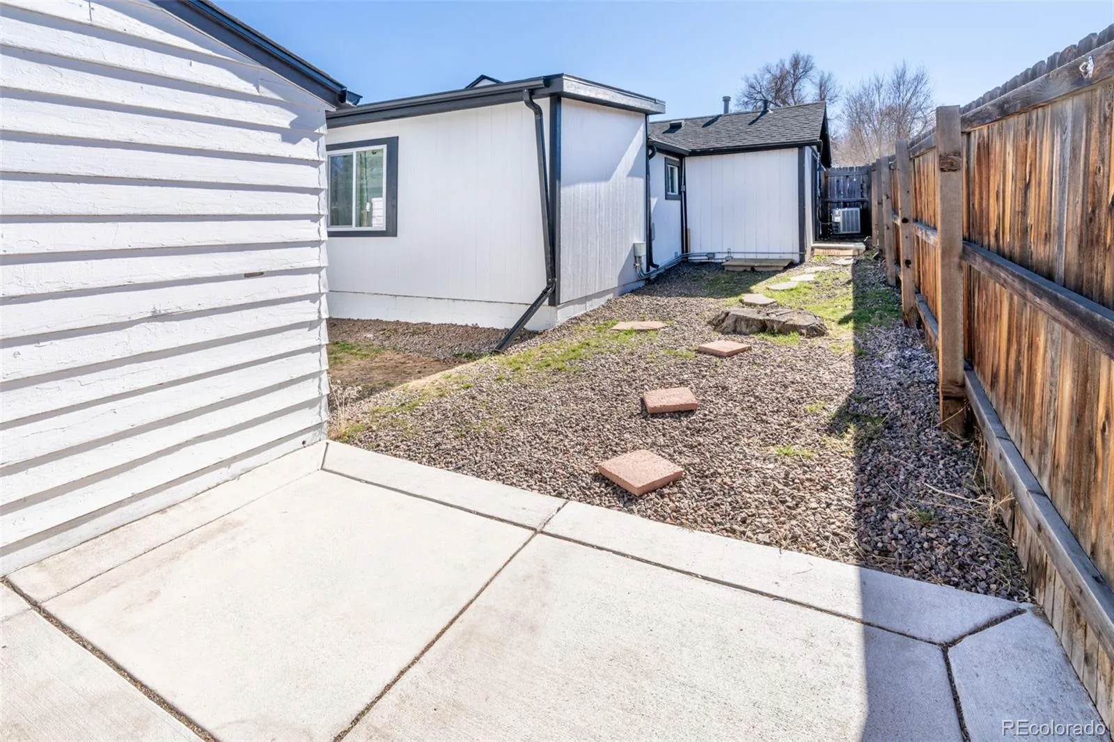 2201 W Warren Avenue Englewood CO 80110 MLS #REC2899130 06092026004122 1600 18