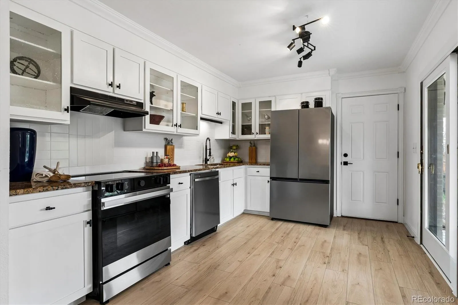 04152026165238 1600 4