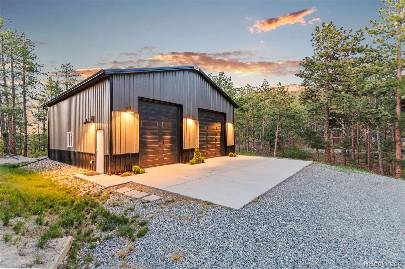 5090 S Perry Park Road Sedalia CO 80135 | MLS #REC2905246 02272026180149 1600 43