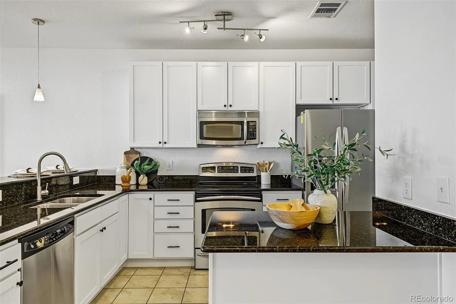 3101 Blake Street #311 Denver CO 80205 | MLS #REC2906080 10152026194656 1600 3