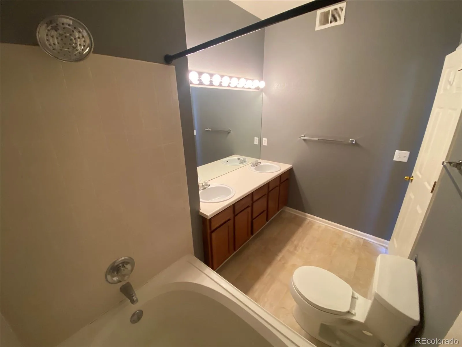 2575 S Syracuse Way #H303 Denver CO 80231 | MLS #REC2910561 09242026225729 1600 15