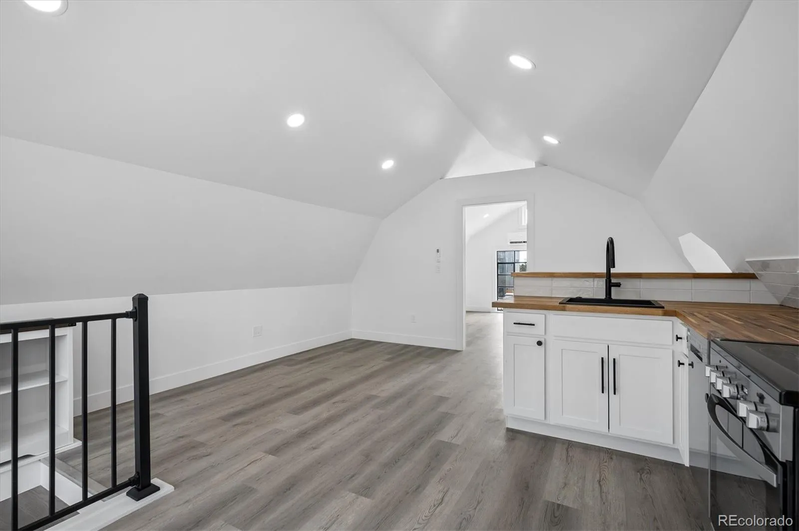 04072026162637 1600 40