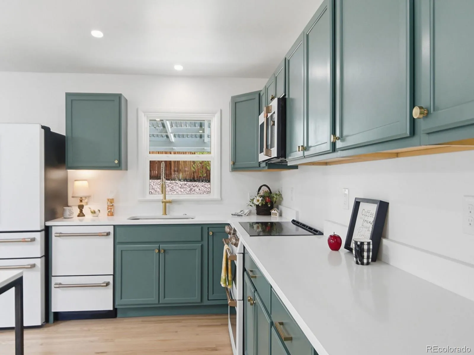 04112026192705 1600 11