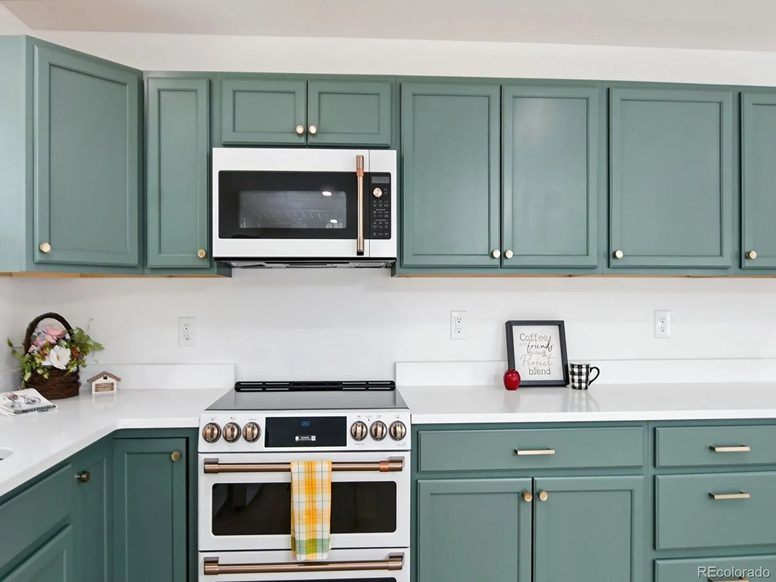 04112026192705 1600 14