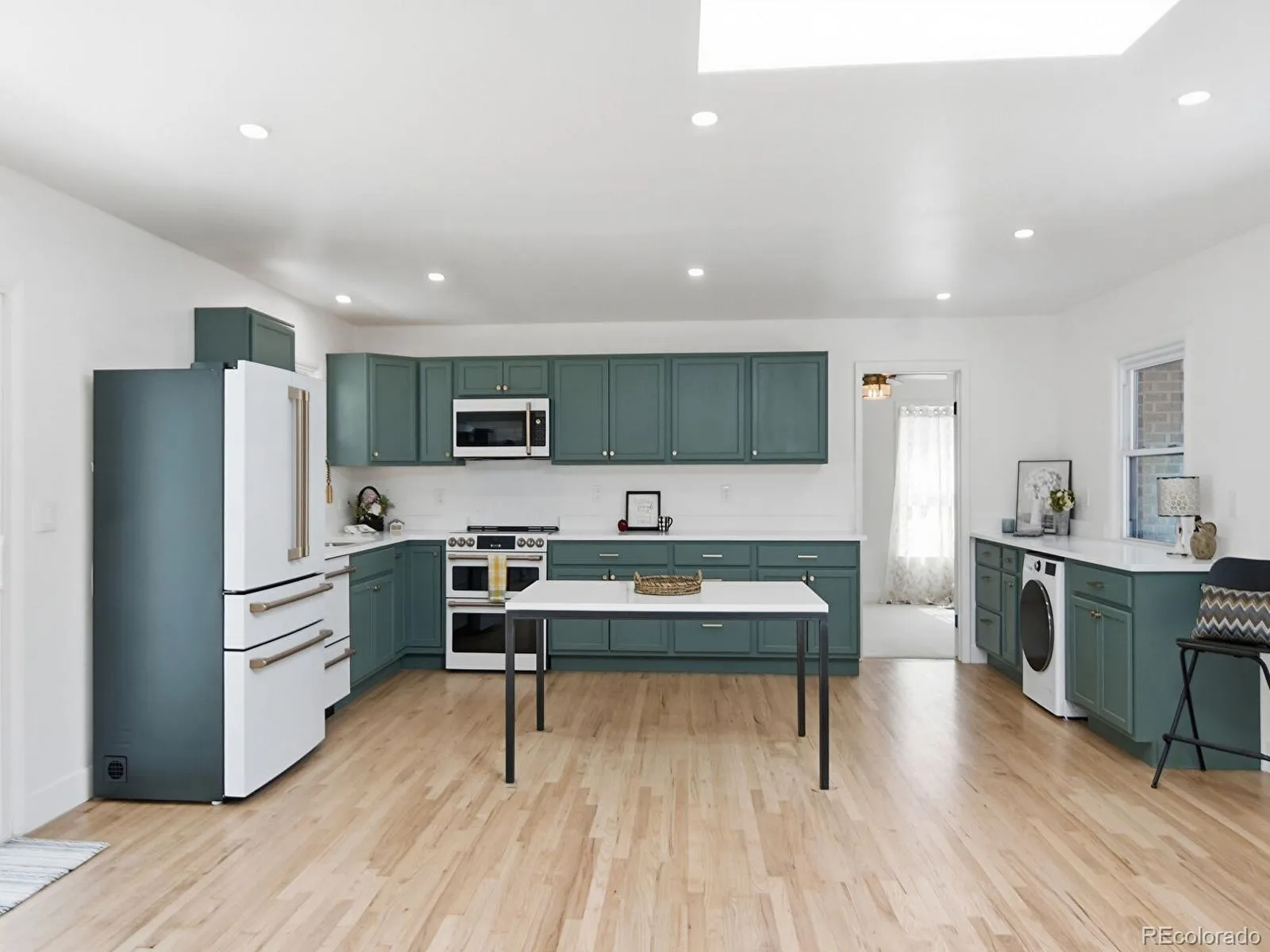 04112026192705 1600 26