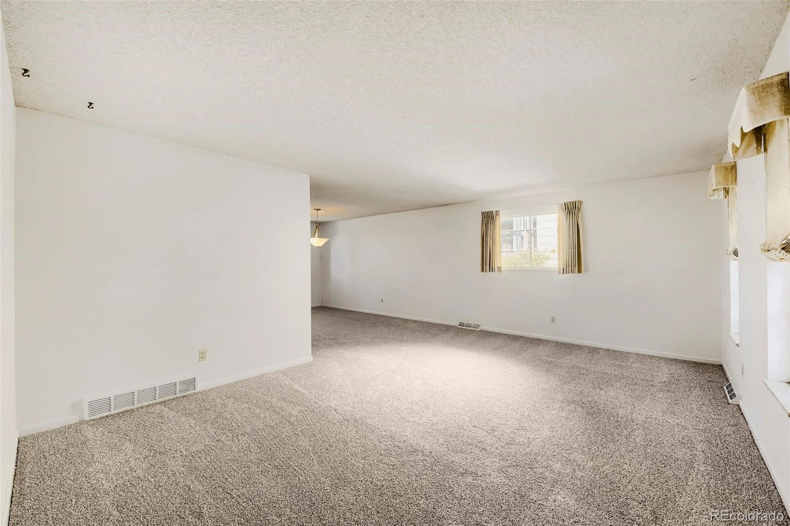 2325 S Hoyt Street Lakewood CO 80227 | MLS #REC2921054 09302026001403 1600 4