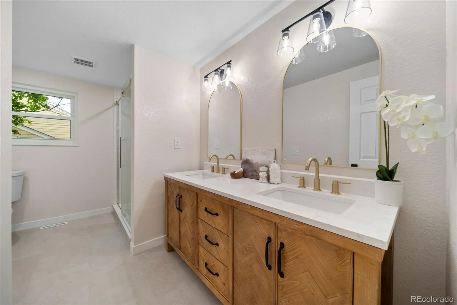 7910 E Bethany Place Denver CO 80231 MLS #REC2921906 06102026075540 1600 29