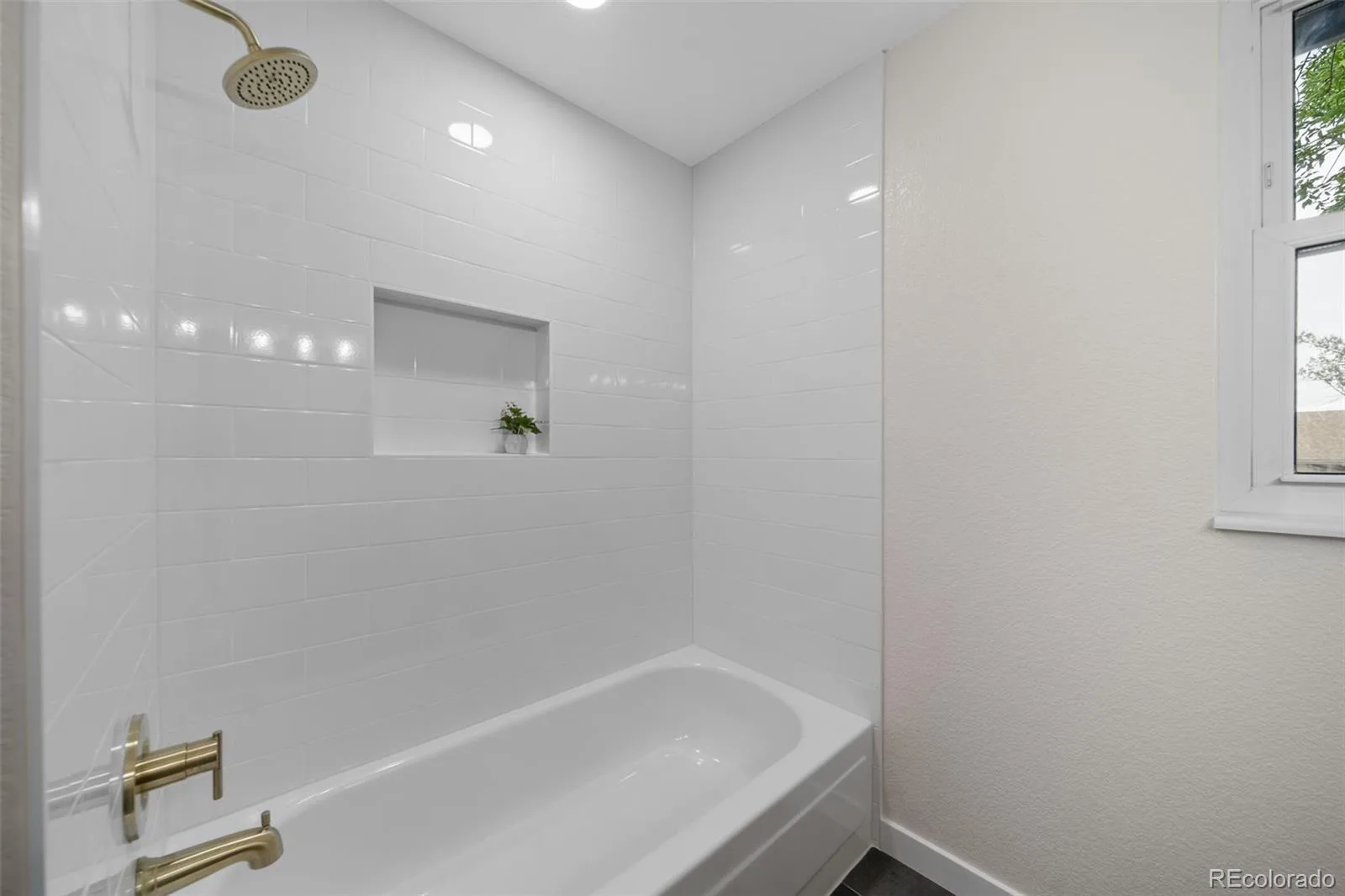 7910 E Bethany Place Denver CO 80231 MLS #REC2921906 06102026075540 1600 34