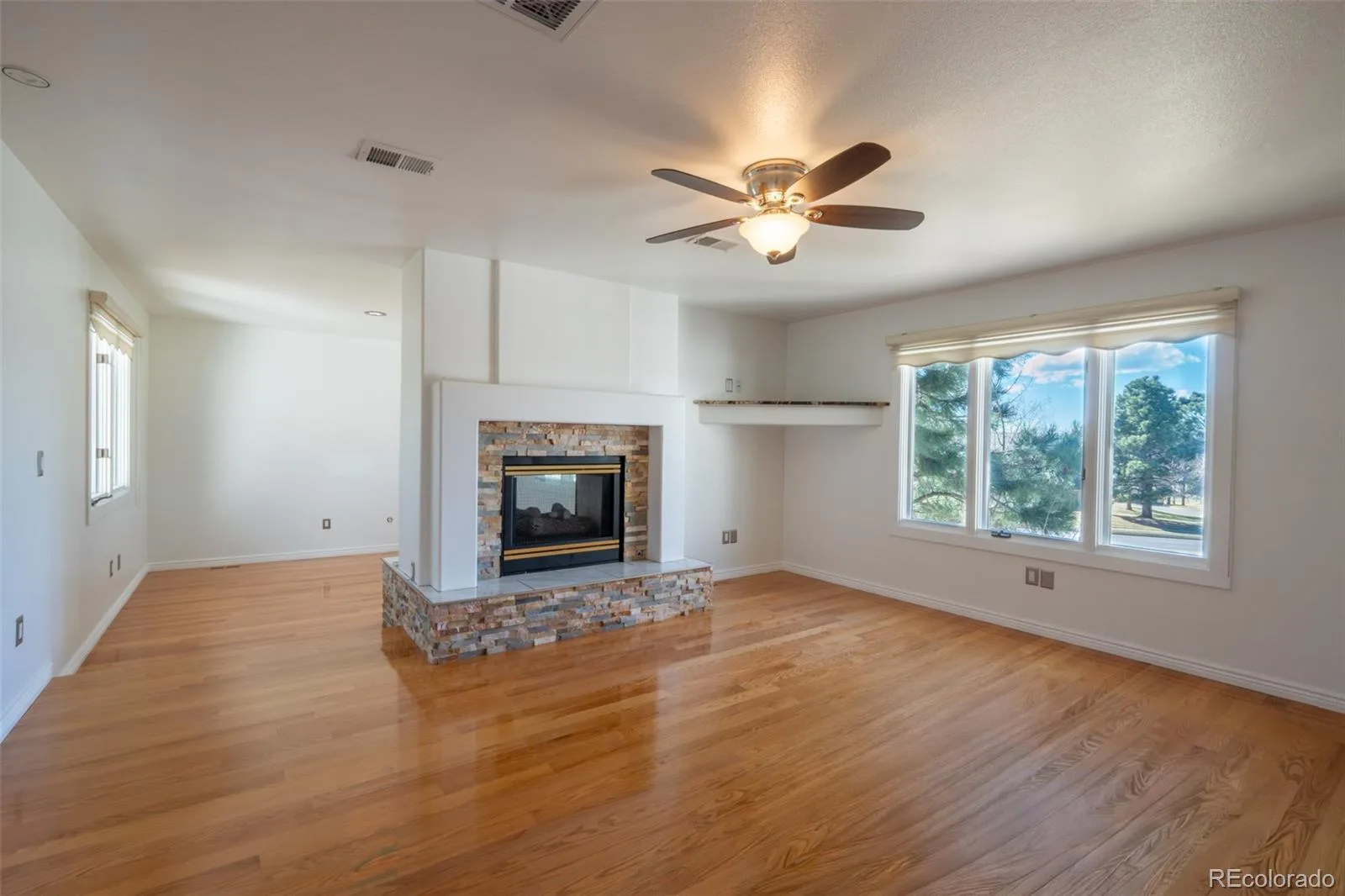4745 S Helena Way Aurora CO 80015 | MLS #REC2925378 08122026020725 1600 17