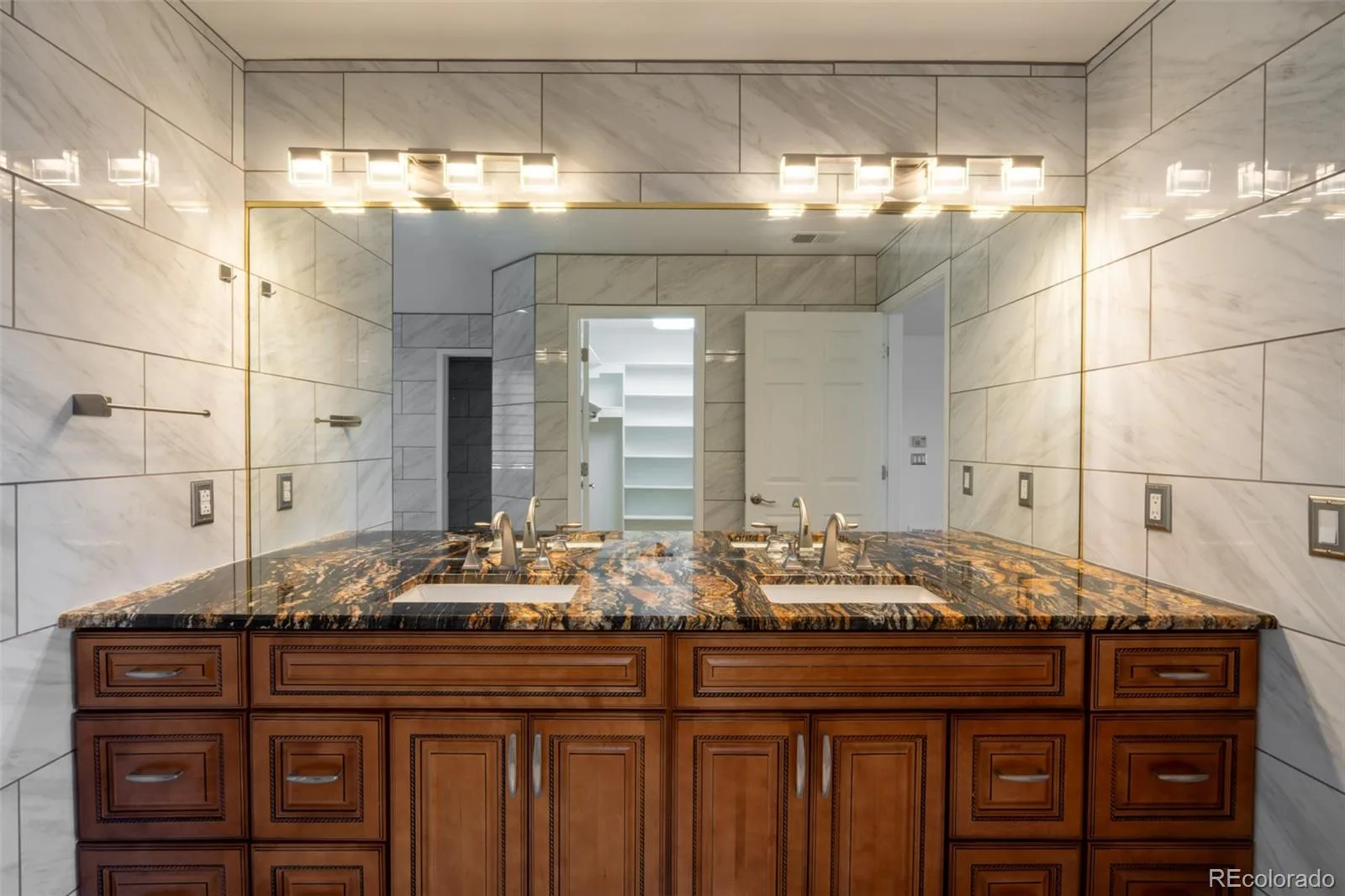 4745 S Helena Way Aurora CO 80015 | MLS #REC2925378 08122026020725 1600 19