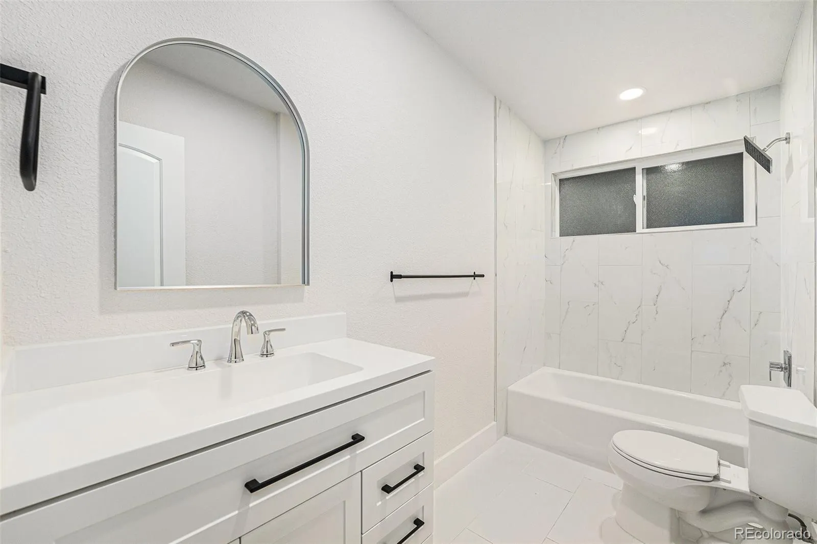 2989 E Cresthill Avenue Centennial CO 80121 MLS #REC2930461 05212026034626 1600 10