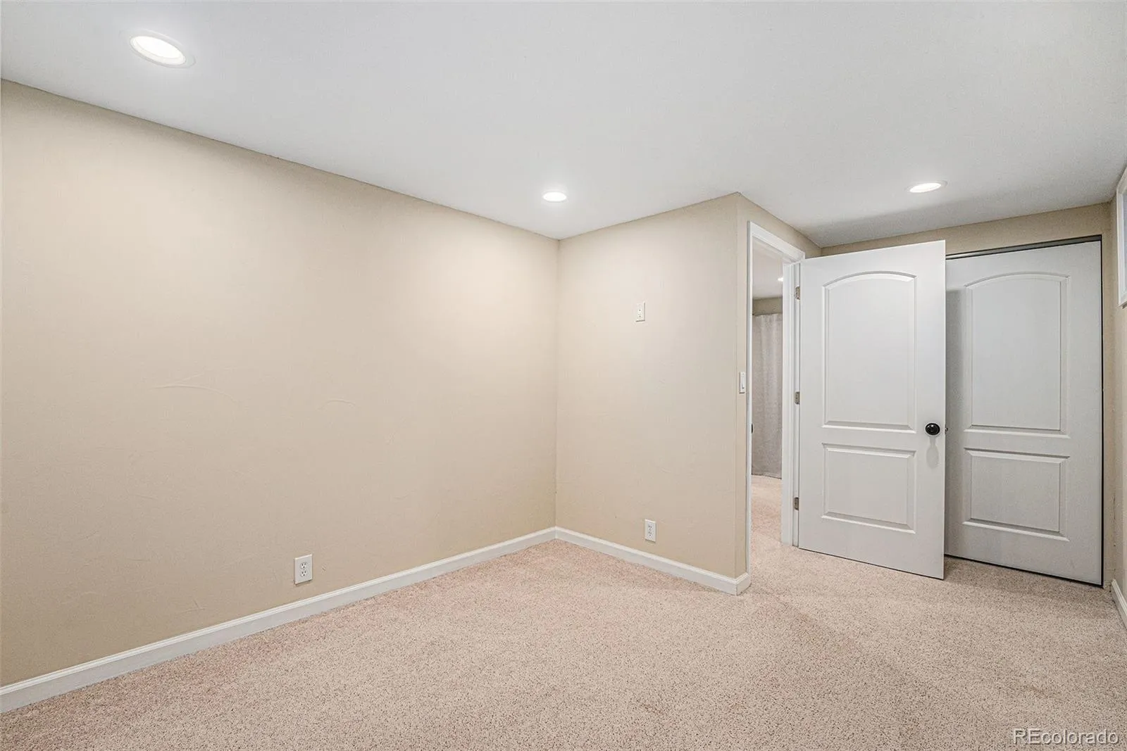 2989 E Cresthill Avenue Centennial CO 80121 MLS #REC2930461 05212026034626 1600 19