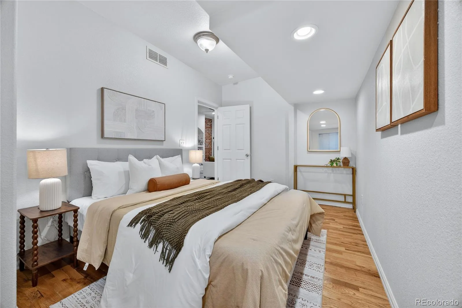 04012026174126 1600 10