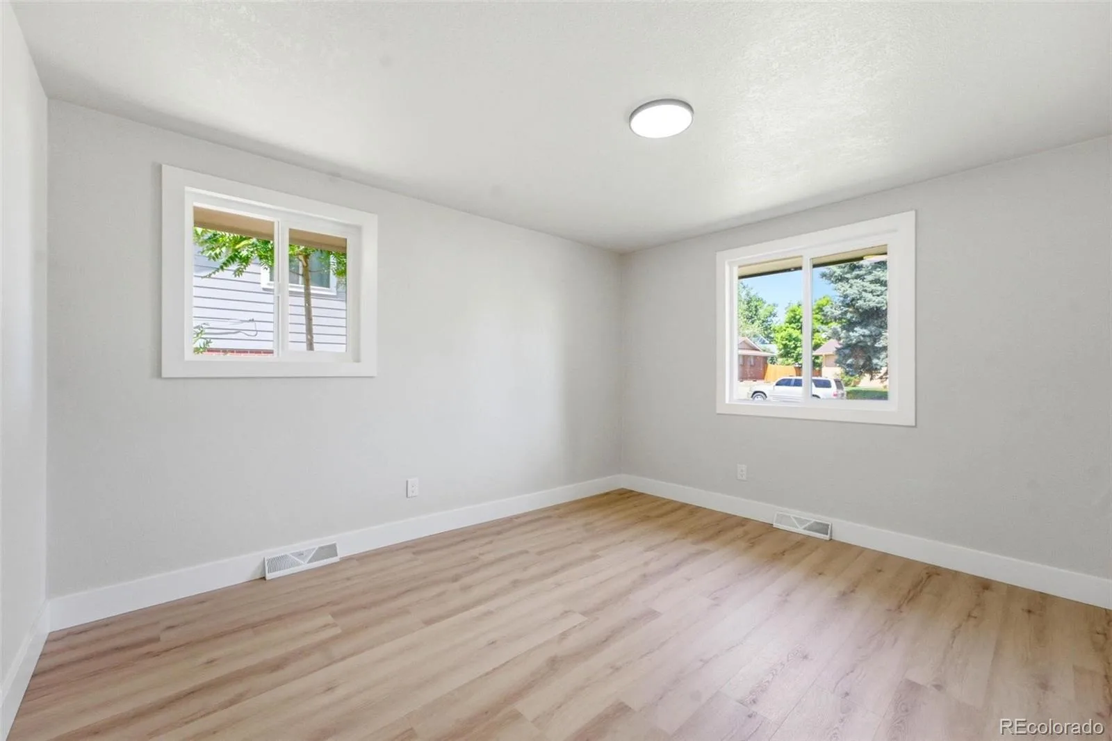 2126 S Yarrow Street Lakewood CO 80227 MLS #REC2933265 06202026010848 1600 18