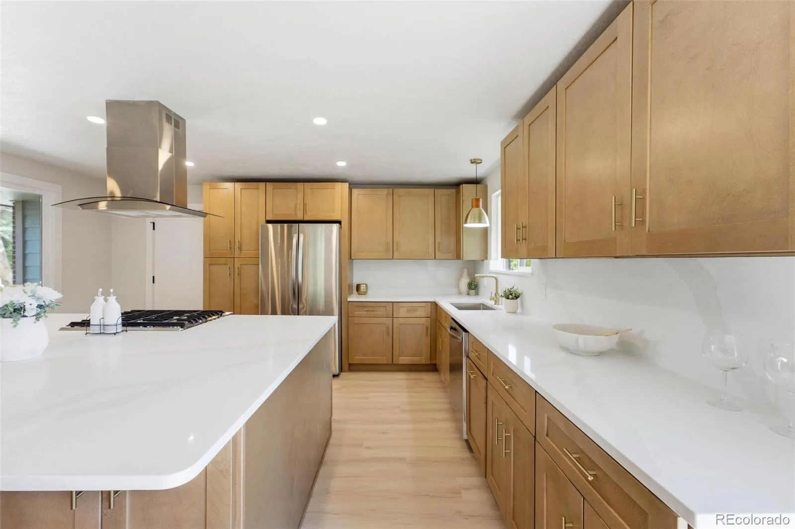 2126 S Yarrow Street Lakewood CO 80227 MLS #REC2933265 06202026010848 1600 3