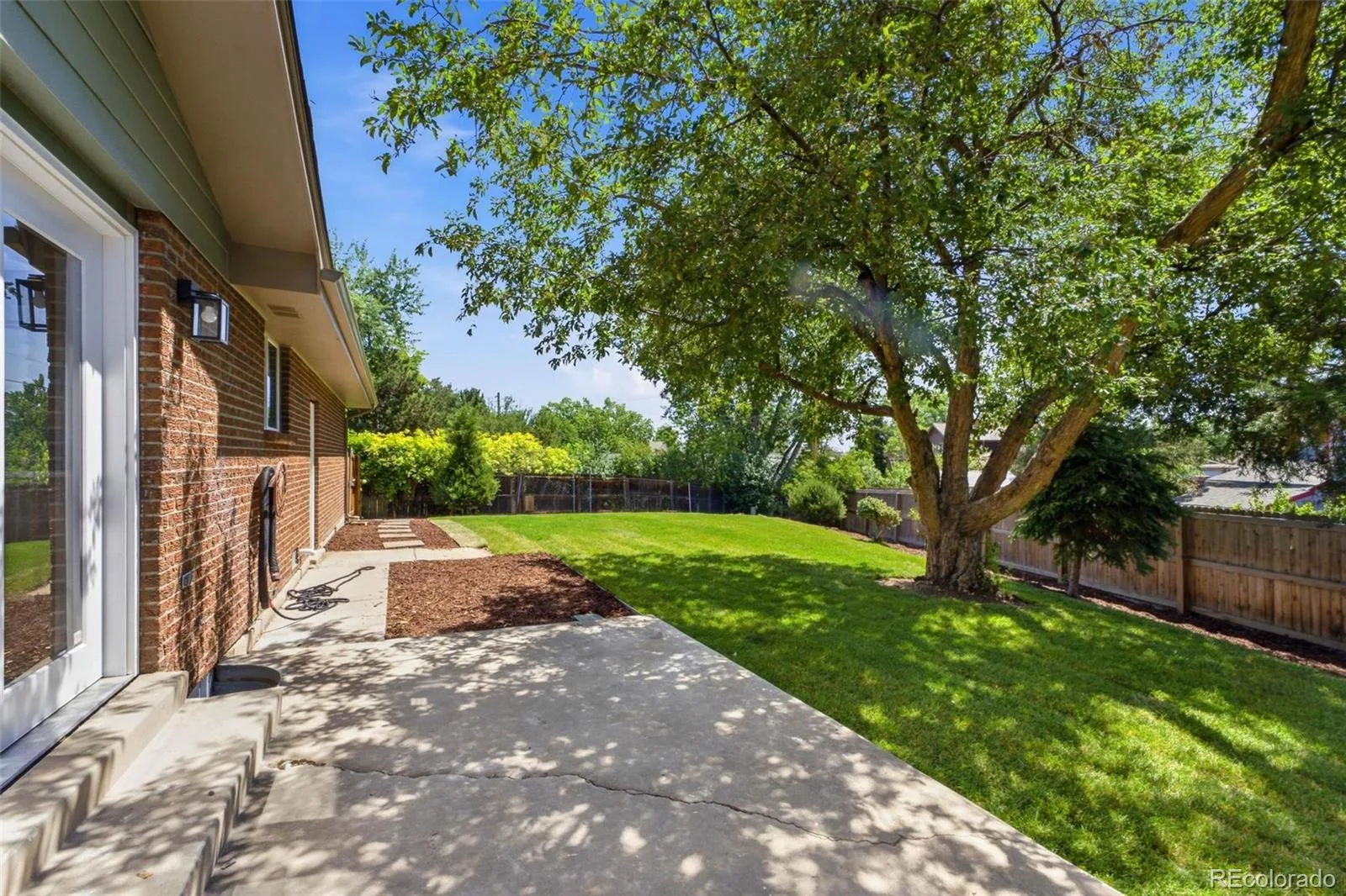 2126 S Yarrow Street Lakewood CO 80227 MLS #REC2933265 06202026010848 1600 35