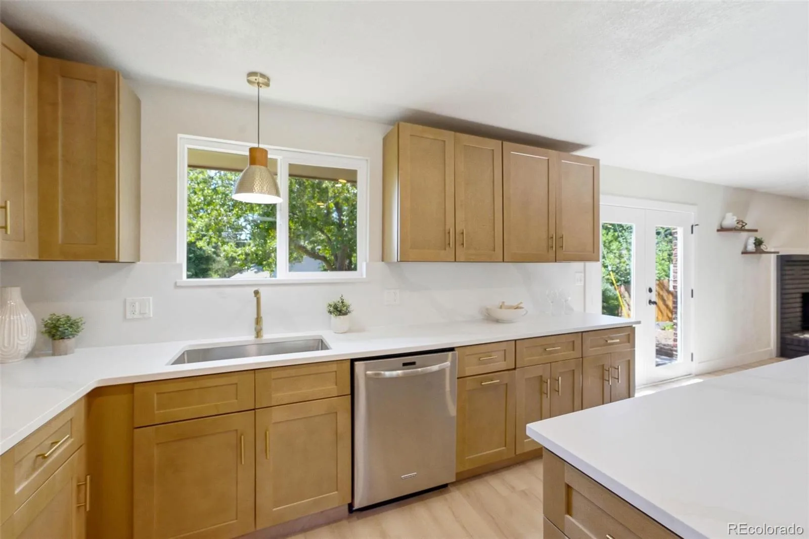 2126 S Yarrow Street Lakewood CO 80227 MLS #REC2933265 06202026010848 1600 6